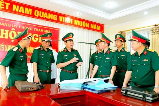 Kiểm tra việc thực hiện nhiệm vụ, sắp xếp lại cơ quan quân sự tại Quân khu 3
