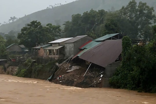 Quảng Trị: Mưa lớn gây sạt lở, khẩn trương ứng phó