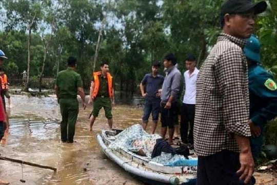 Thương tâm anh em ruột đuối nước trong lũ khi đi đánh bắt cá