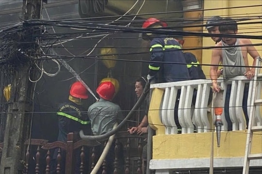 Cháy cửa hàng lưu niệm tại khu vực phố cổ Hội An