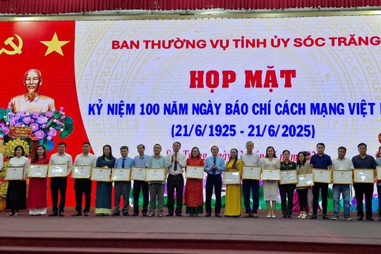 Họp mặt kỷ niệm 100 năm Ngày Báo chí cách mạng Việt Nam