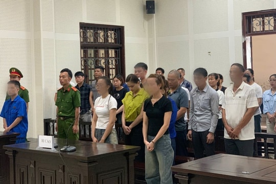 Xét xử 9 bị cáo đánh bạc bằng hình thức lô đề, cá độ bóng đá