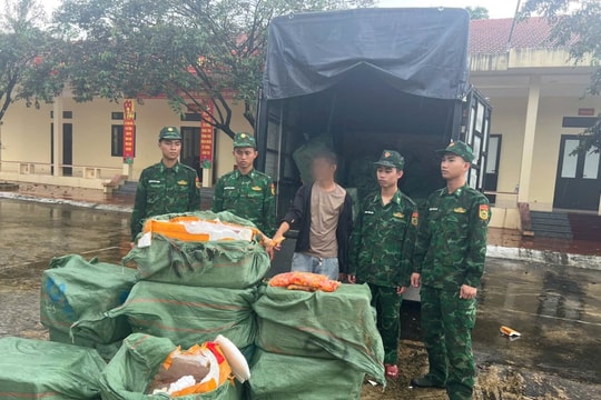 Bắt vụ vận chuyển hơn 1 tấn thực phẩm không rõ nguồn gốc