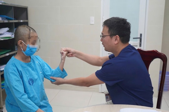 Bệnh viện Đà Nẵng cứu sống bệnh nhi 13 tuổi đột quỵ do xuất huyết não