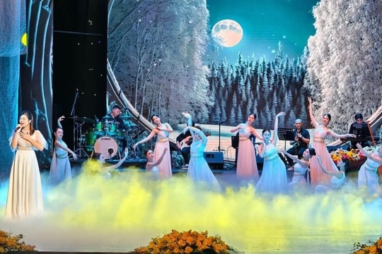 Chương trình nghệ thuật đặc biệt chào mừng 100 năm Ngày Báo chí cách mạng Việt Nam