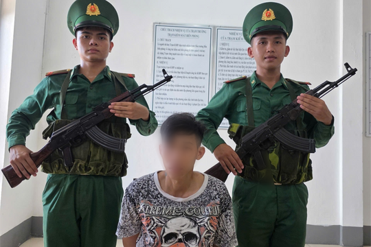 Tạm giữ đối tượng mang cỏ Mỹ và ma túy đá ra biển để sử dụng