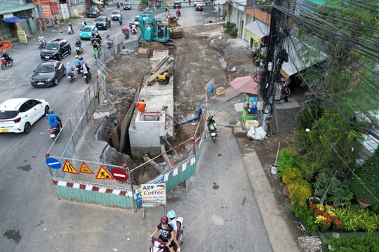 Cận cảnh tuyến đường 2,5km làm hơn 1 thập kỷ ở TP.HCM