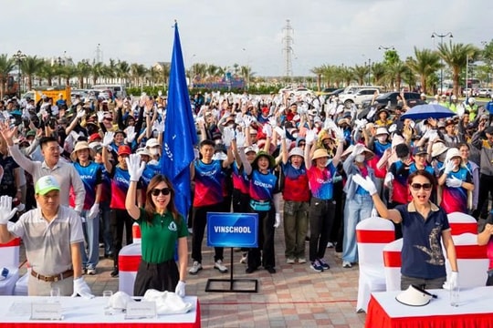 Gần 10.000 người Vingroup và tình nguyện viên làm sạch bờ biển tại 28 tỉnh, thành phố