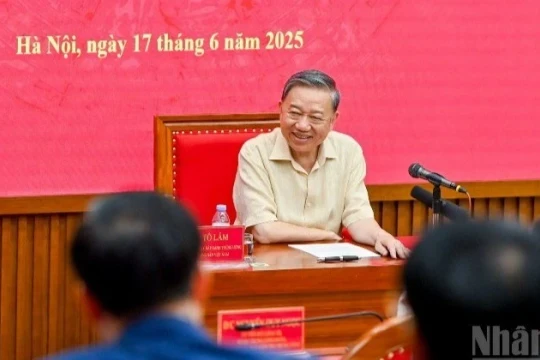 "Xây dựng đội ngũ cán bộ đủ năng lực đưa đất nước bước vào kỷ nguyên mới"