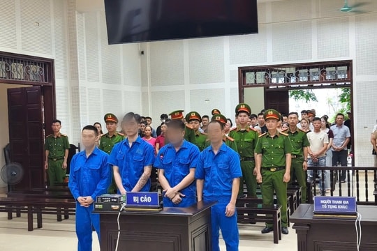 Xét xử 4 bị cáo tổ chức cho người khác xuất cảnh trái phép