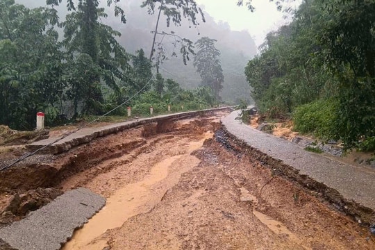Mưa lớn gây sạt lở nghiêm trọng tại Bắc Kạn