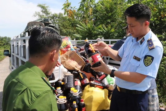 Quảng Nam điều tra vụ phát hiện hàng ngàn chai nước mắm bị vứt bỏ
