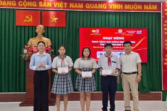 Đại học HUFLIT tuyên truyền, phổ biến pháp luật về quyền và bổn phận của trẻ em
