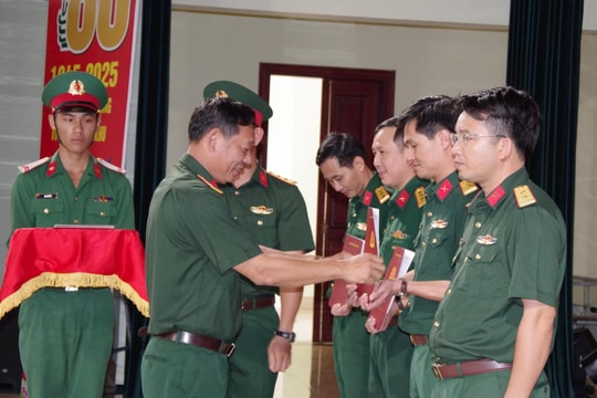 Công bố giải thể Ban CHQS cấp huyện, kiện toàn tổ chức quân sự địa phương