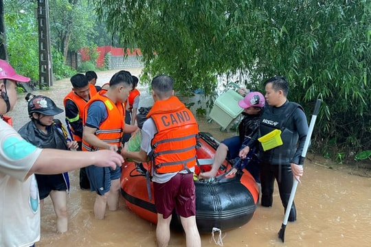 Công an Thái Nguyên nỗ lực ứng phó mưa lớn, ngập úng, sạt lở