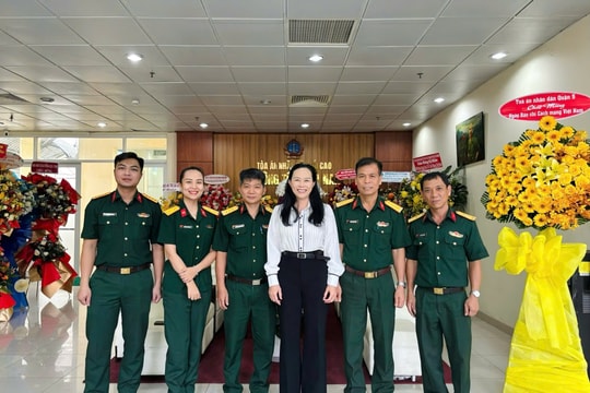 Tòa án Quân sự Quân khu 7 chúc mừng Báo Công lý nhân ngày 21/6