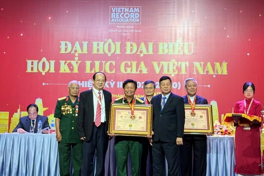 Đôi câu đối về liệt sĩ xác lập kỷ lục Việt Nam