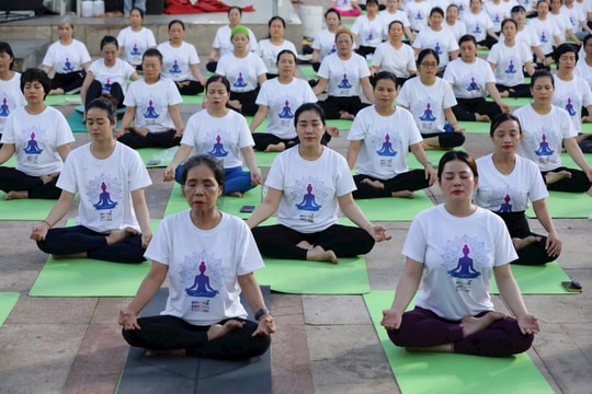 Lan tỏa lối sống tích cực với Yoga và Zumba