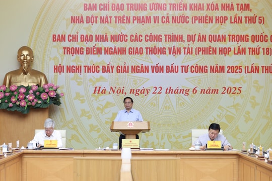 Thủ tướng: Không vì triển khai chính quyền địa phương 2 cấp mà ảnh hưởng tới các công việc