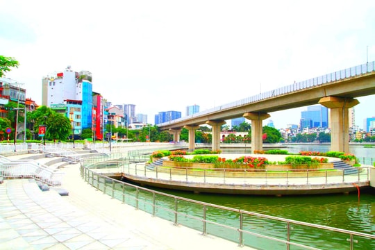 Hình ảnh hồ Hoàng Cầu - "Lá phổi xanh" đã khoác lên mình diện mạo mới