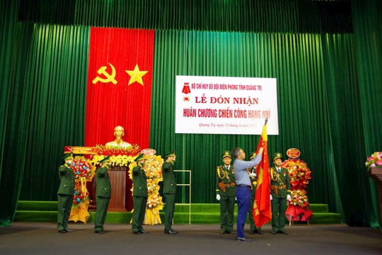 Bộ đội Biên phòng Quảng Trị đón nhận Huân chương Chiến công hạng Nhì