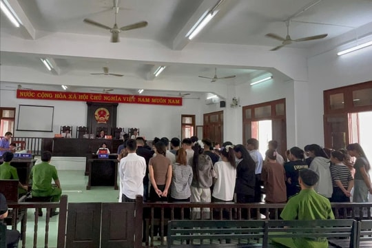 40 bị cáo lĩnh án vì mở 27.468 tài khoản ngân hàng