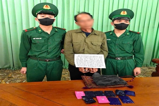 Bắt giữ đối tượng vận chuyển 2.000 viên ma túy