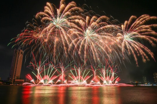 ‘Bữa tiệc ánh sáng toàn sao’ khép lại vòng loại DIFF 2025