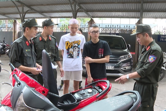 Ra quân xử lý thanh, thiếu niên lạng lách, đánh võng, vi phạm giao thông