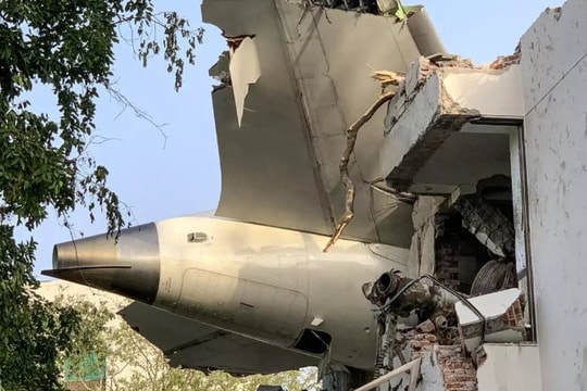 Ấn Độ khôi phục dữ liệu hộp đen chiếc máy bay gặp nạn