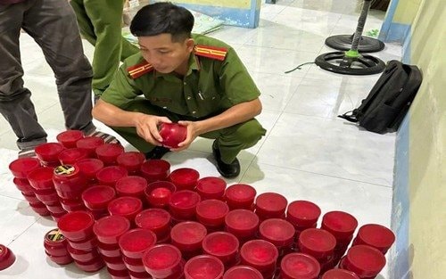 Phát hiện kho hàng chứa mỹ phẩm nghi giả mạo thương hiệu nổi tiếng