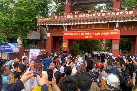 Huế: Ngày thi đầu tiên Kỳ thi tốt nghiệp THPT 2025 diễn ra an toàn, nghiêm túc
