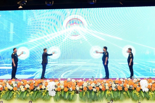 Hải quan khởi động ứng dụng “Vietnam Customs Data” – số hóa báo cáo thống kê hàng hóa xuất nhập khẩu