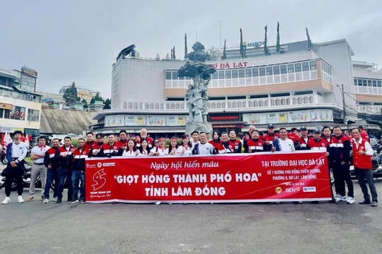 Sôi nổi Lễ xuất quân Hành trình Đỏ 2025, lan tỏa thông điệp "Kết nối yêu thương"