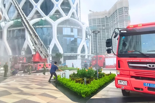 Diễn tập chữa cháy tại tòa nhà cao tầng