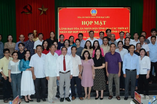 Họp mặt lãnh đạo TAND tỉnh Bạc Liêu qua các thời kỳ