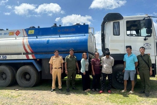Bà Rịa-Vũng Tàu bắt giữ các phương tiện đang mua bán, vận chuyển xăng dầu trái phép
