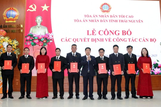 TAND Thái Nguyên trao quyết định bổ nhiệm lãnh đạo