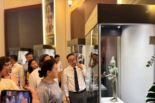 TP.HCM trưng bày 17 bảo vật quốc gia