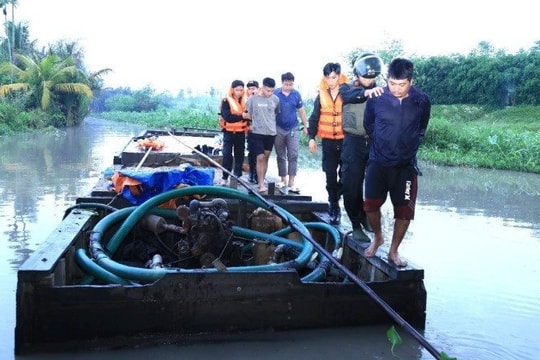 Đồng Nai: Phát hiện, bắt giữ nhóm đối tượng khai thác cát trái phép trên sông