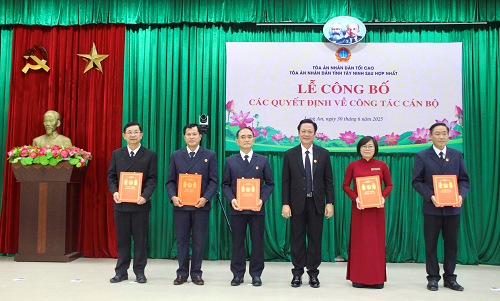 TAND tỉnh Tây Ninh trao quyết định bổ nhiệm lãnh đạo