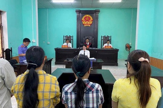 5 bị cáo hầu tòa trong vụ án xâm phạm chỗ ở của cháu gái