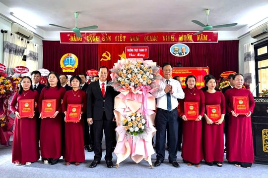 TAND TP Huế: Trao quyết định bổ nhiệm Chánh án, Phó Chánh án các Tòa án Khu vực