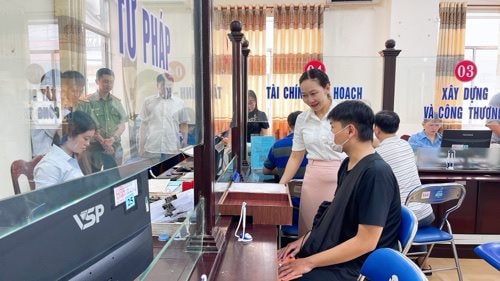 Cần Thơ: Người dân hài lòng trong ngày đầu vận hành mô hình chính quyền hai cấp