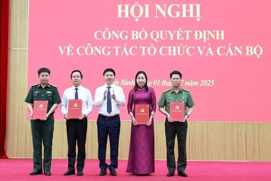 Ninh Bình công bố Quyết định về công tác tổ chức và cán bộ