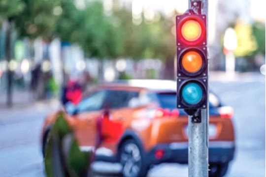 Vượt đèn đỏ - nhanh chậm vài giây và oan uổng những mạng người