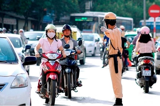 Người vi phạm giao thông tấn công lực lượng chức năng: Nhìn từ góc độ pháp luật