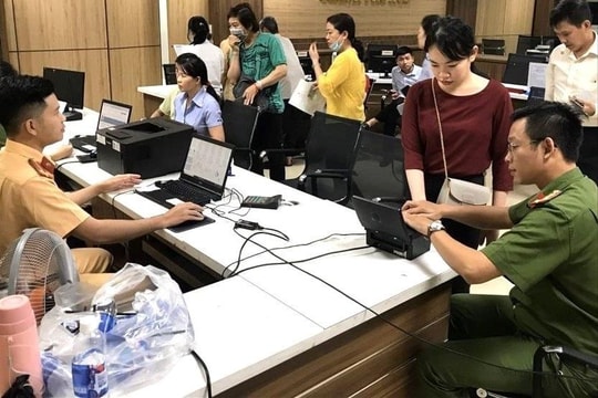 Huế triển khai đồng loạt 11 điểm cấp thẻ căn cước công dân sau sắp xếp hành chính