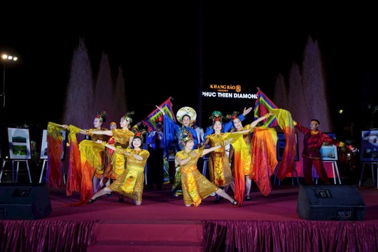 Sắc màu nghệ thuật trong đêm hội hợp nhất Hải Phòng – Hải Dương