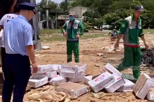 Tiêu hủy 1 tấn chân gà đông lạnh không rõ nguồn gốc tại Huế